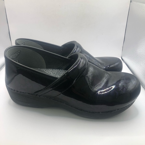 Dansko professional size 40 Glossy Patent leather look US9.5-10 - Picture 1 of 7